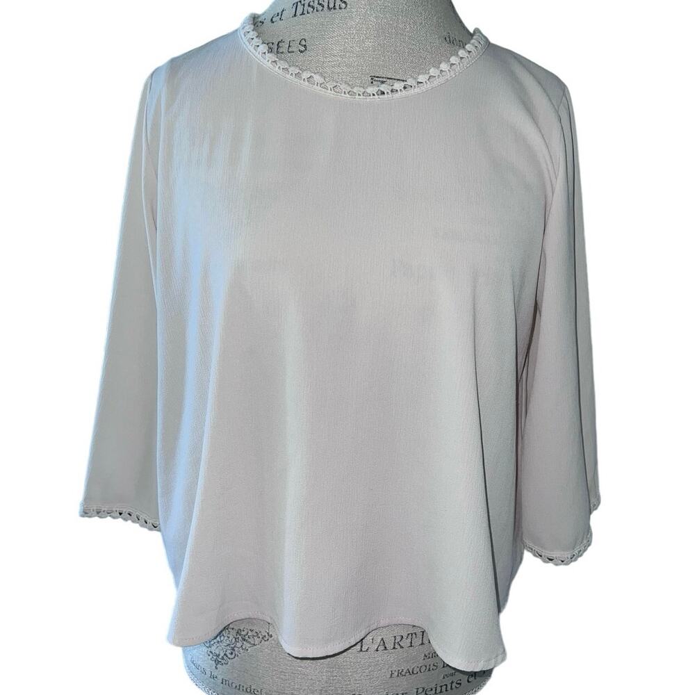 Bejeweled Brand Women’s Blouse Tan 3/4 Bell Sleeves Crochet Neck Trim SizeM EUC